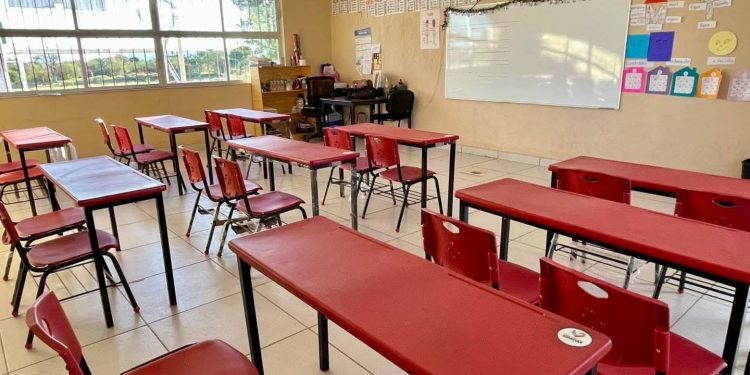 Inauguran obras de infraestructura educativa en Fresnillo
