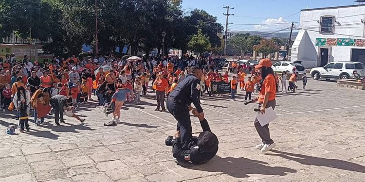 Capacitan en defensa personal a niñas, niños y adolescentes