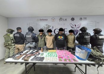 Disparan contra policías, los persiguen y los atrapan