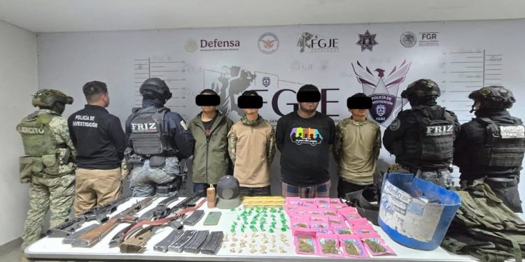 Disparan contra policías, los persiguen y los atrapan